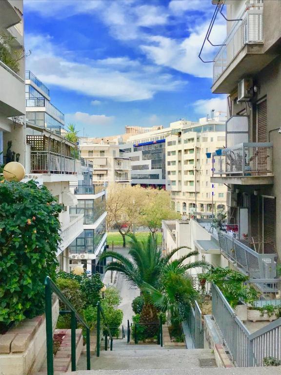 Kynosargous Square's * Athens